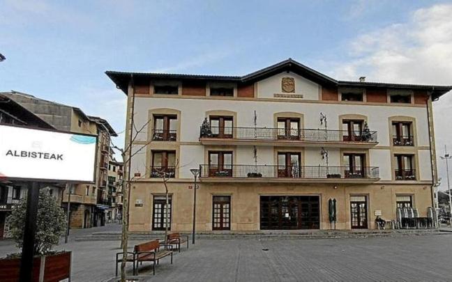 Exterior del ayuntamiento de Orio.