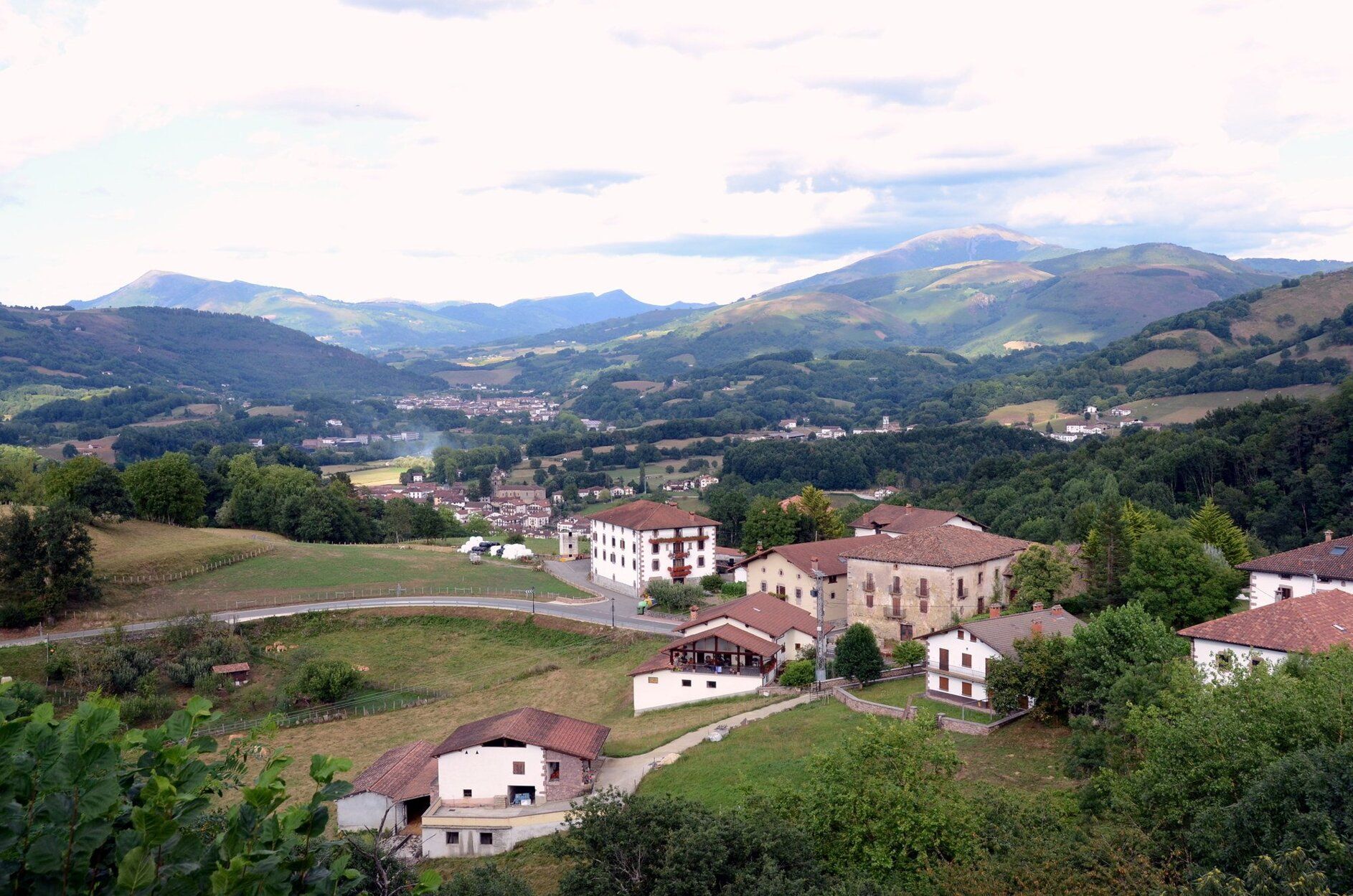 Vista panorámica del valle desde el llamado Mirador de Baztan.