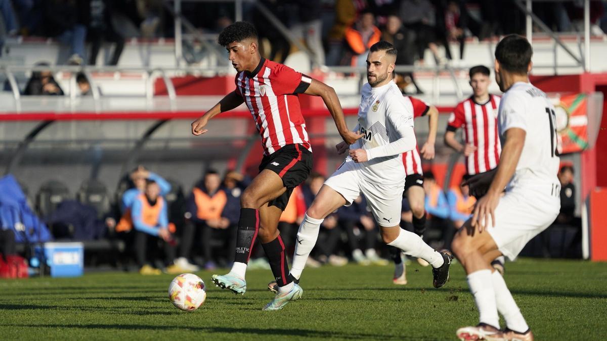 Adu Ares, en un encuentro entre el Bilbao Athletic y el Real Unión de la pasada temporada.