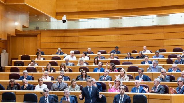 El ministro de la Presidencia, Justicia y Relaciones con las Cortes, Félix Bolaños, interviene durante una sesión plenaria en el Senado.