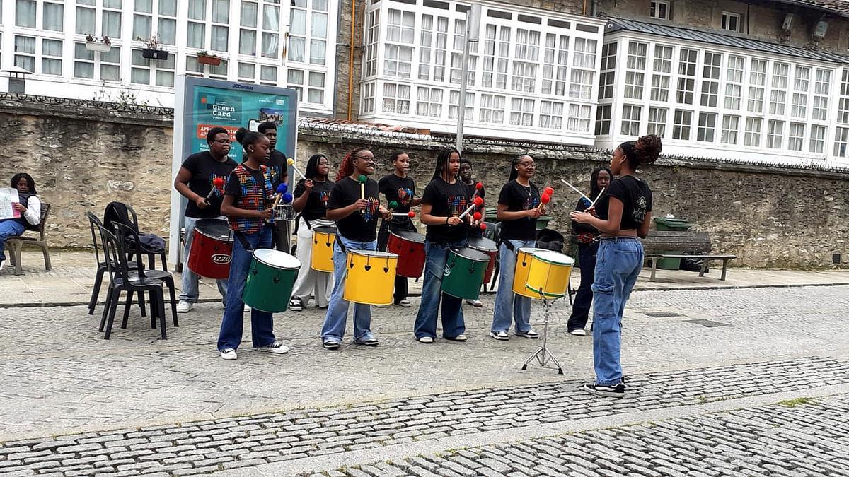 El grupo de percusión se ha convertido en el pulmón de la asociación.	[Fotografías: Cedidas]