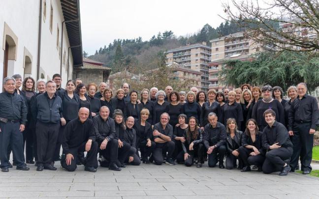 La veterana coral Goikobalu se rodeará esta tarde de su cantera.