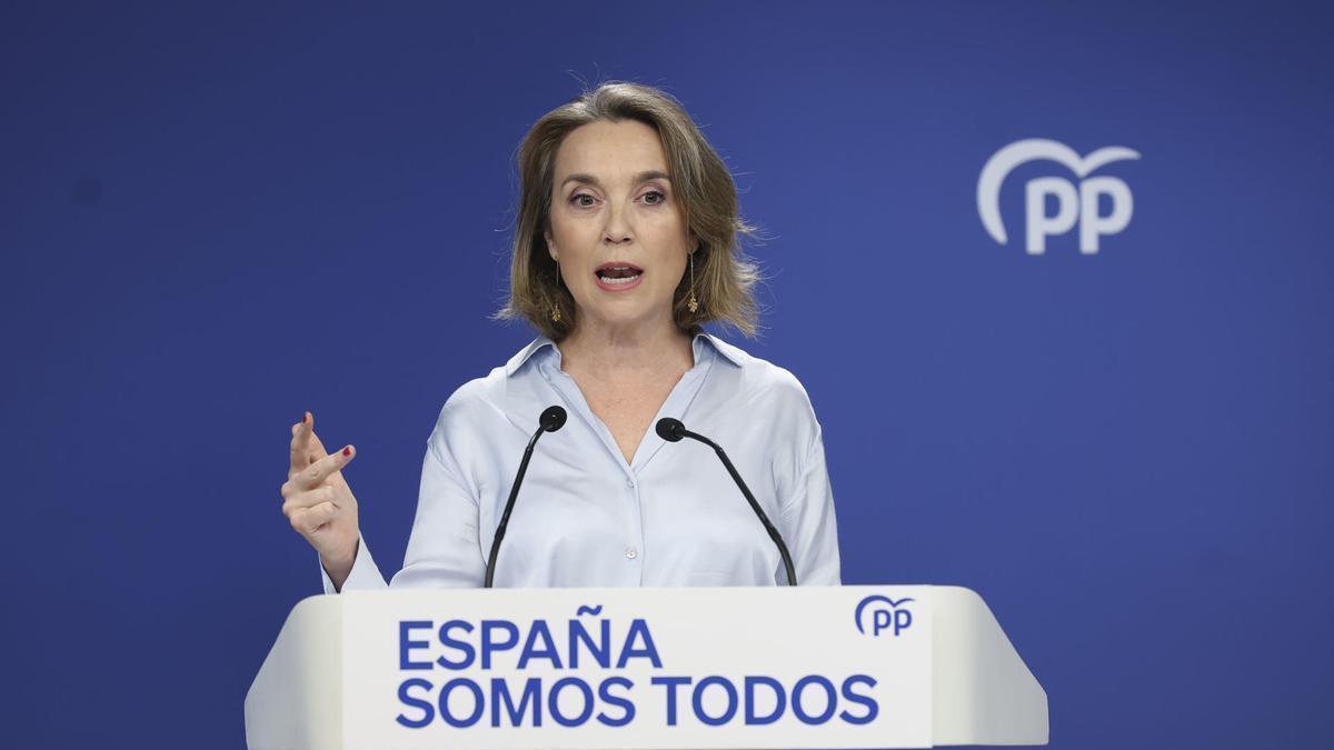 La secretaria general del PP, Cuca Gamarra, durante la rueda de prensa que ha ofrecido este viernes en Madrid.