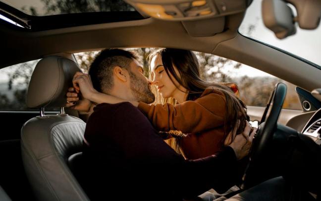 Hay que tener precaución con lo que hacemos en el coche.