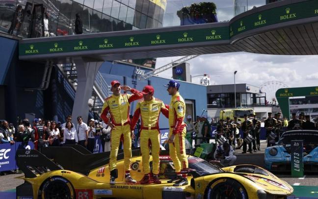 Robert Kubica, Yifei Ye y Philip Hanson se imponen en Le Mans. / EFE Robert Kubica, Yifei Ye y Philip Hanson se imponen en Le Mans.