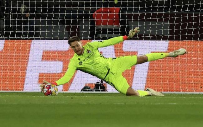 Alex Remiro, en una parada de esta temporada en Champions. / R.S.