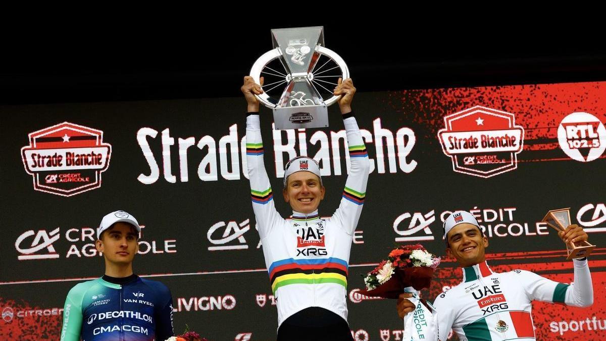 Podio final de la Strade.