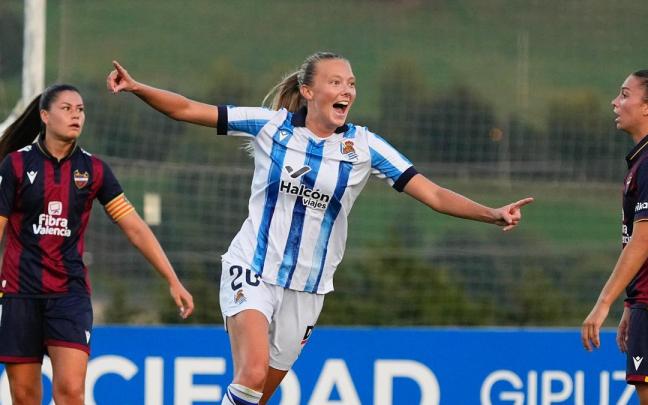 Jensen celebra el gol que anotó al Levante para la Real (1-1). / N.G.