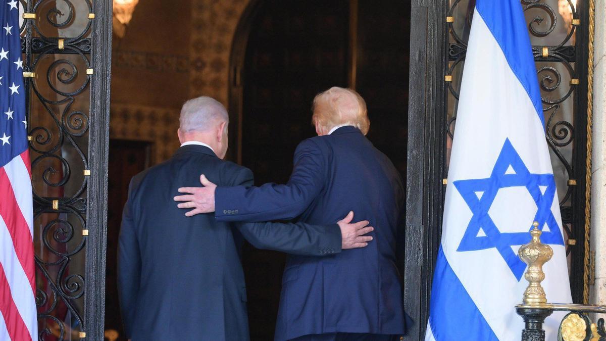 El presidente de EEUU, Donald Trump, recibe en su residencia de Florida al primer ministro israelí, Benjamin Netayahu
