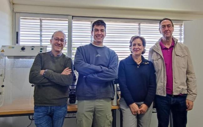 Los investigadores de la Universidad de Almería que han participado en la investigación sobre la malaria