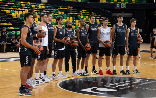 Primer día del curso para la plantilla que sigue dirigiendo Jaume Ponsarnau. FOTO: Bilbao Basket Primer día del curso para la plantilla que sigue dirigiendo Jaume Ponsarnau. FOTO: Bilbao Basket