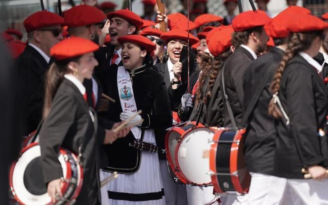 Foto del Alarde público de Irun, uno de los asuntos que se abordan en el documento firmado por veintiún asociaciones.