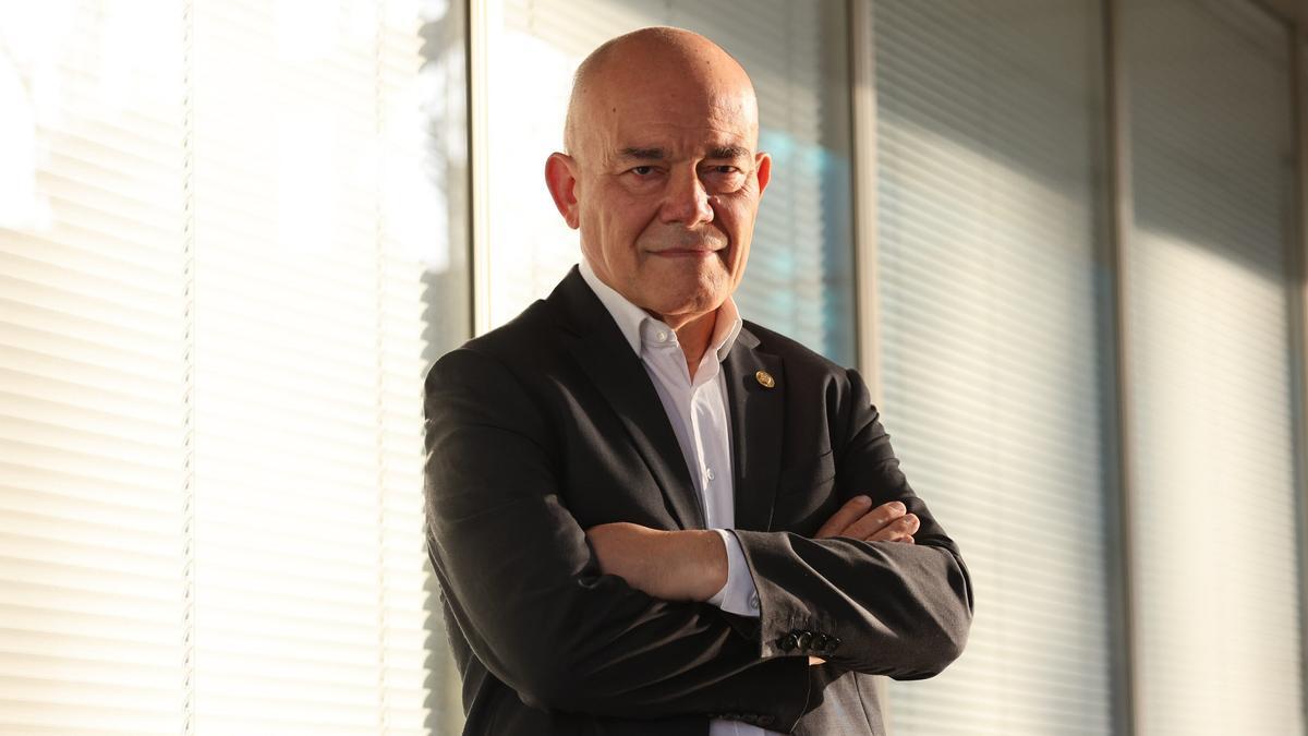 Juan Ignacio Pérez Iglesias aboga por la autonomía académica