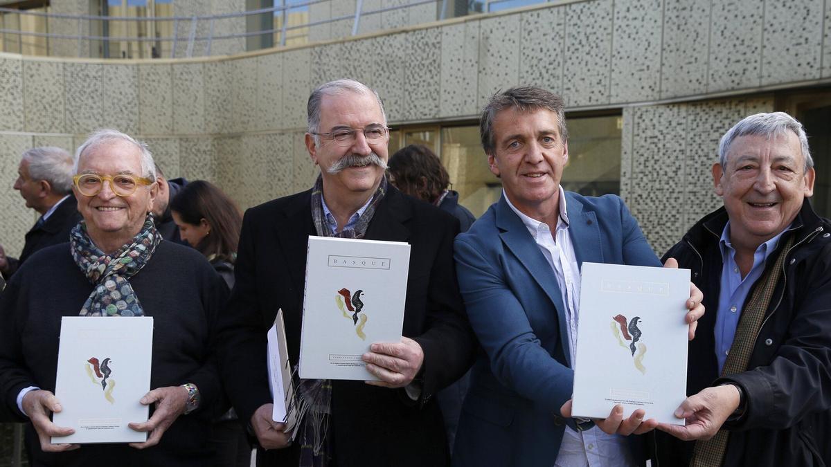 Foto de archivo de los cocineros Juan Mari Arzak, Pedro Subijana, Joxean Eizmendi y Joxe Juan Castillo.