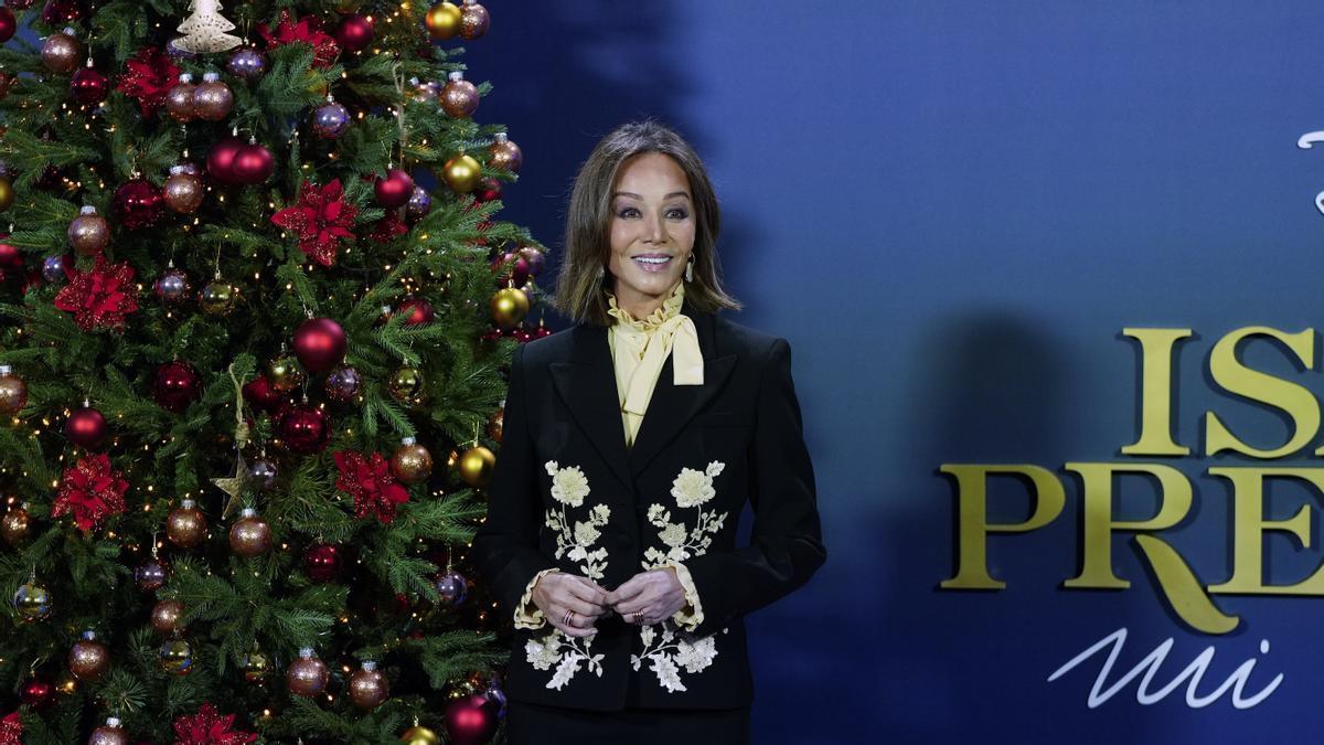 Isabel Preysler presenta el programa especial de Navidad que estrena en Disney+.