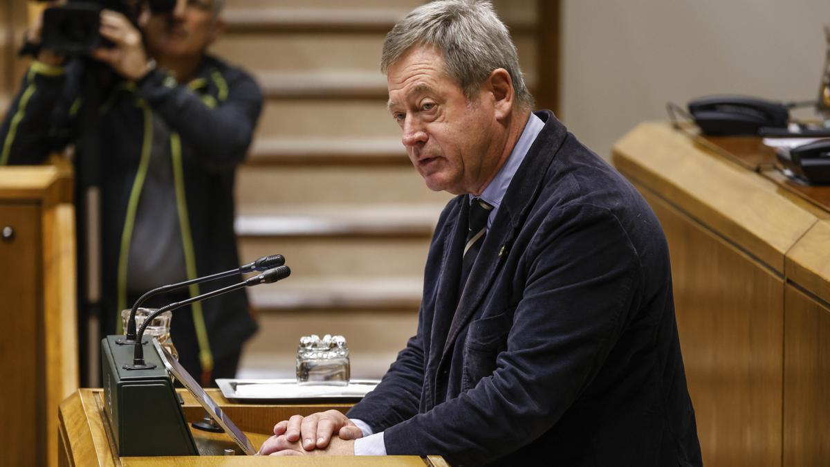 El consejero de Seguridad, Bingen Zupiria, durante su intervención este viernes en el Parlamento Vasco