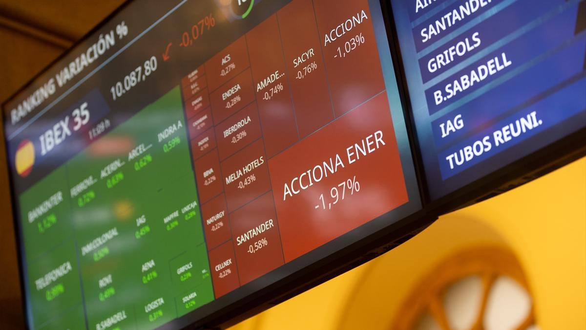 Un panel del Ibex 35, en el Palacio de la Bolsa de Madrid