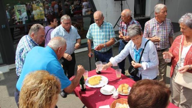 Edición anterior de las fiestas de San Pedro en el barrio Elkano.