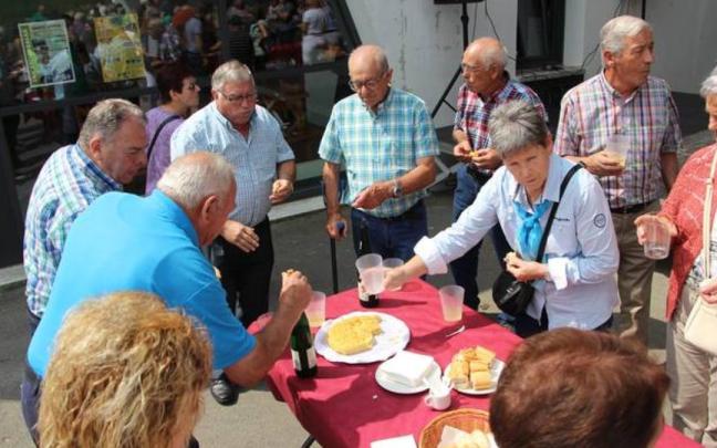Edición anterior de las fiestas de San Pedro en el barrio Elkano.
