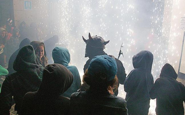 Lekittoko Deabruak animará con sus espectáculo las calles de Portasol.