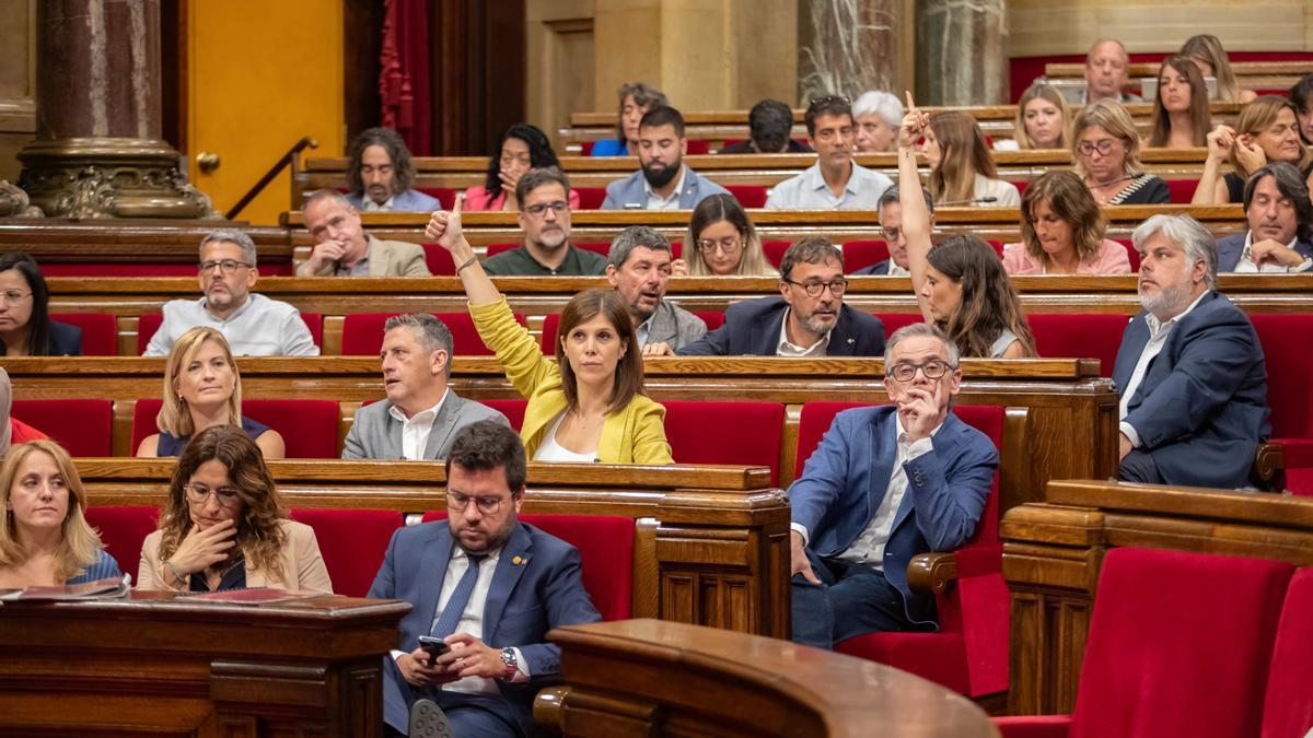 La portavoz de Esquerra Republicana (ERC) en el Parlament, Marta Vilalta, durante la votación.