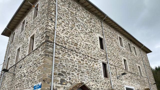 Edificio que alberga la sede de la Cuadrilla de Aiaraldea en la localidad de Respaldiza.