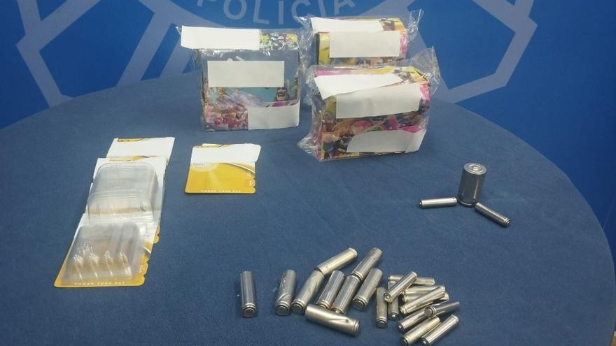 Desmantelada una fábrica de pilas falsas