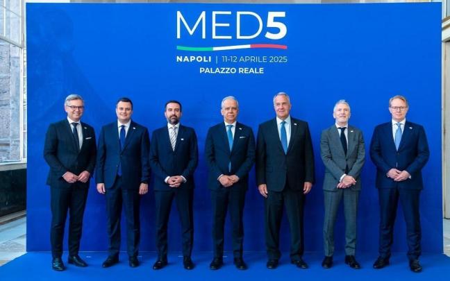 El ministro del Interior, Fernando Grande-Marlaska, junto a sus homólogos de Italia, Grecia, Chipre y Malta en la reunión del MED5 / EP El ministro del Interior, Fernando Grande-Marlaska, junto a sus homólogos de Italia, Grecia, Chipre y Malta en la reunión del MED5