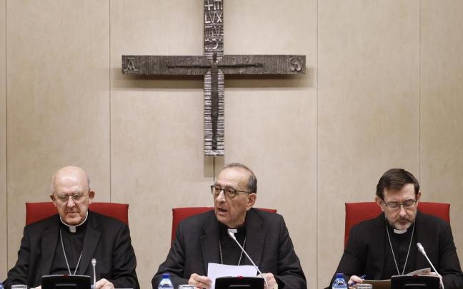 Omella (centro), durante la Asamblea Plenaria de la Conferencia Episcopal Española. / EFE Omella (centro), durante la Asamblea Plenaria de la Conferencia Episcopal Española.