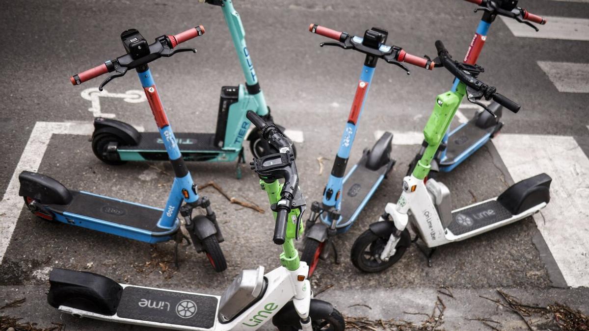 Nueve de cada diez parisinos rechaza mantener los patinetes eléctricos de alquiler