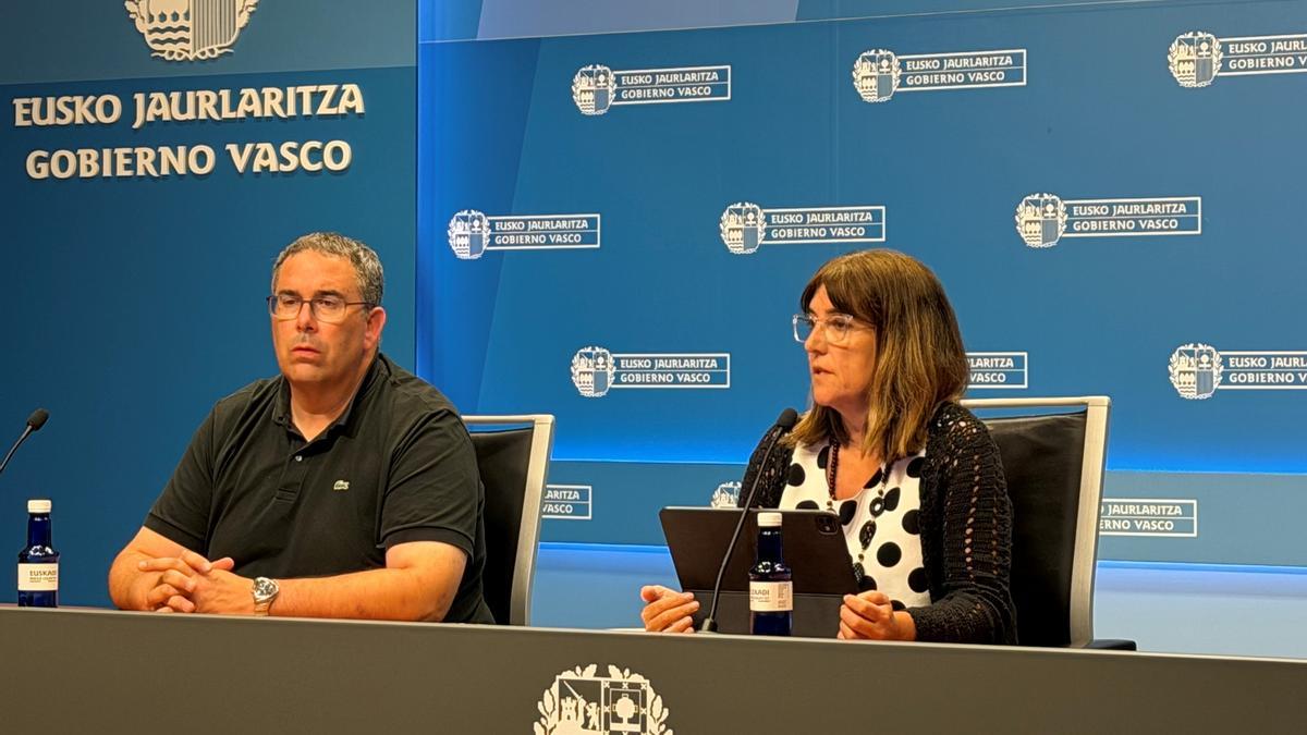Las instituciones vascas y el sector ganadero preparan una compra conjunta este mes de agosto.