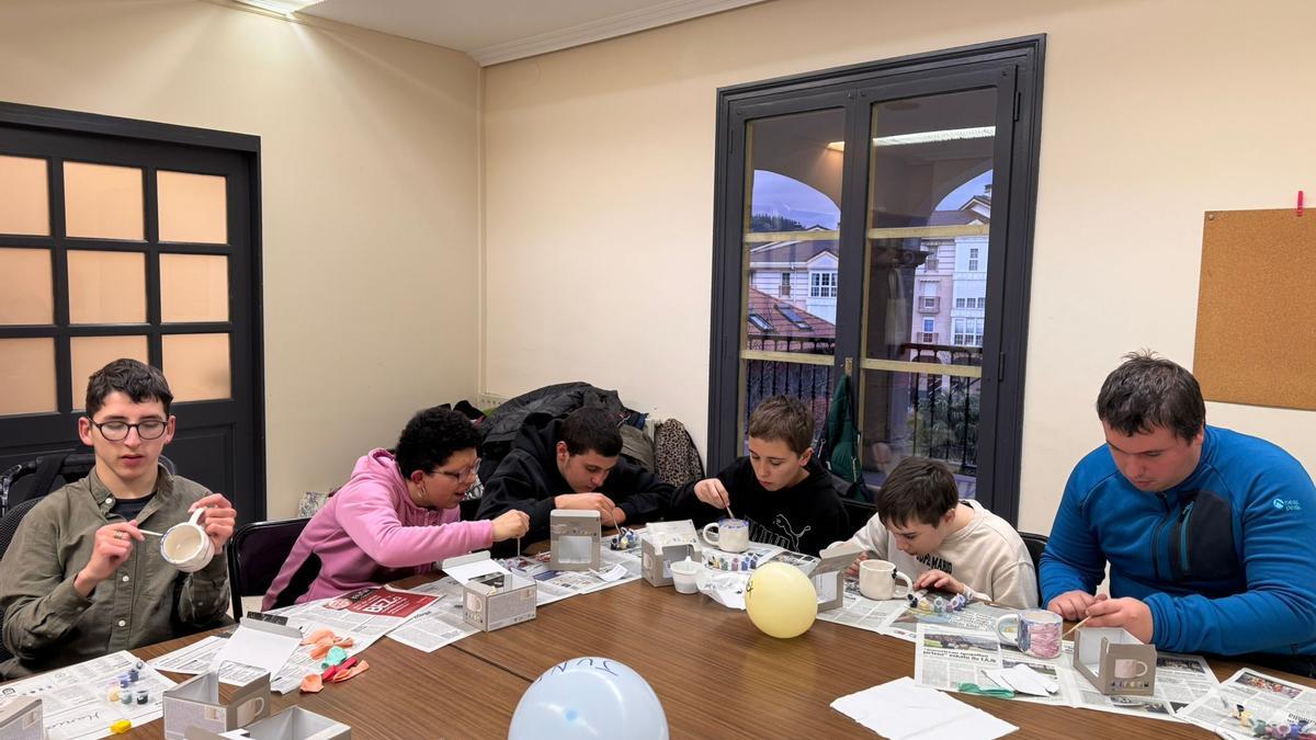 Adolescentes y jóvenes experimentan nuevas vivencias, proponen y organizan encuentros entre ellos y ellas.