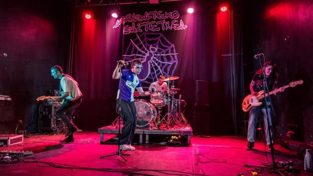 Marte Lasarte actuando en Arrasate.