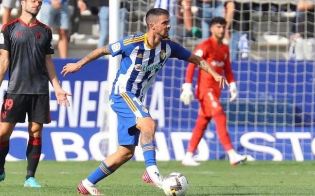 Erik Morán, con la camiseta de la Ponferradina, donde jugó hasta la pasada temporada.