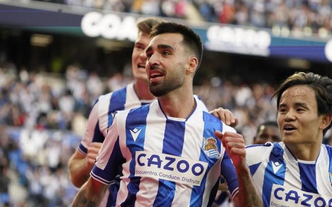 Brais Méndez celebra un gol en Anoeta. / RUBEN PLAZA