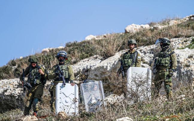 Ya son 81 los palestinos que han perdido la vida en la zona en incidentes violentos con Israel en lo que va de año, incluidos 15 menores. Ya son 81 los palestinos que han perdido la vida en la zona en incidentes violentos con Israel en lo que va de año, incluidos 15 menores.