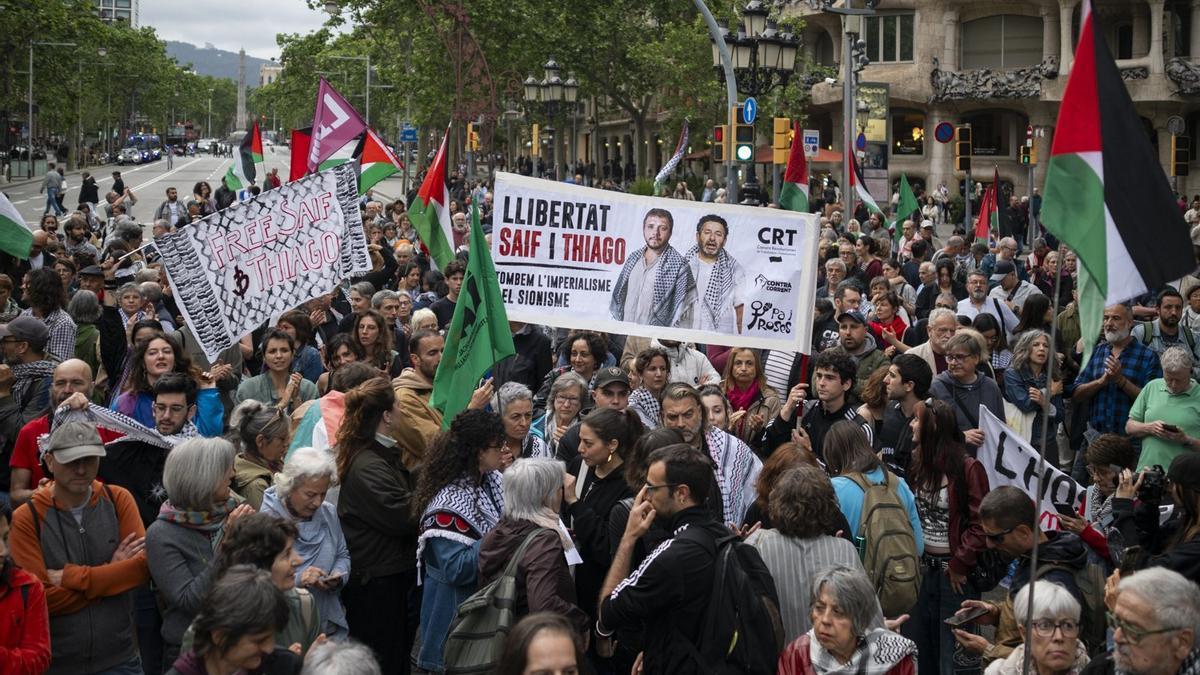 Concentración contra el secuestro por parte de Israel de los miembros de la flotilla a Gaza Saif Abukeshek y Thiago Ávila.