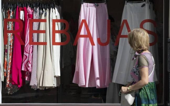 Las claves para evitar problemas en las rebajas, según la OCU