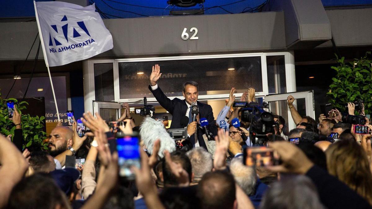 El primer ministro, Kyriakos Mitsotakis, ha logrado el 40 % de los votos frente al 20 % de Syriza.