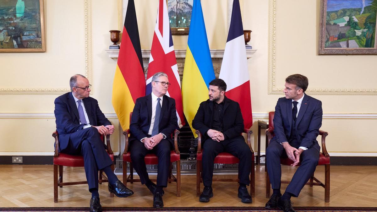 Volodimir Zelenski, y los líderes de Reino Unido, Alemania y Francia