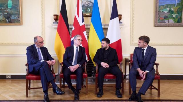 Volodimir Zelenski, y los líderes de Reino Unido, Alemania y Francia