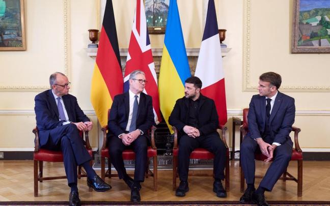 Volodimir Zelenski, y los líderes de Reino Unido, Alemania y Francia