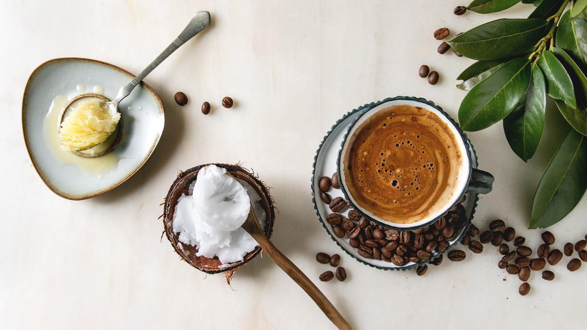 Ingredientes para preparar el café a prueba de balas.