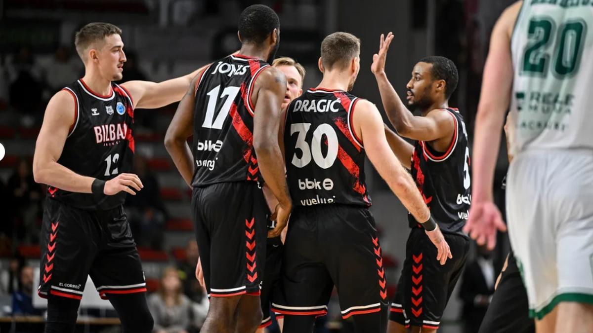 Los jugadores de Bilbao Basket quieren esta noche una nueva alegría que les sitúe en los cuartos de final de la FIBA Europe Cup