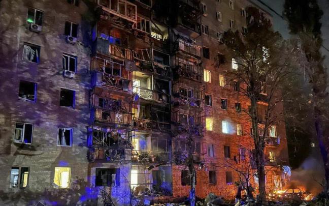 Un edificio bombardeado en Kursk por un misil ucraniano.