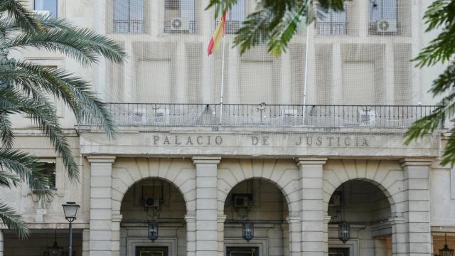 Fachada de la Audiencia Provincial de Sevilla.