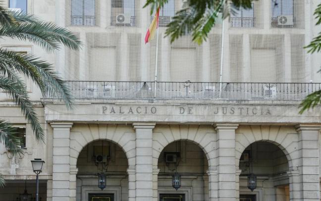 Fachada de la Audiencia Provincial de Sevilla.