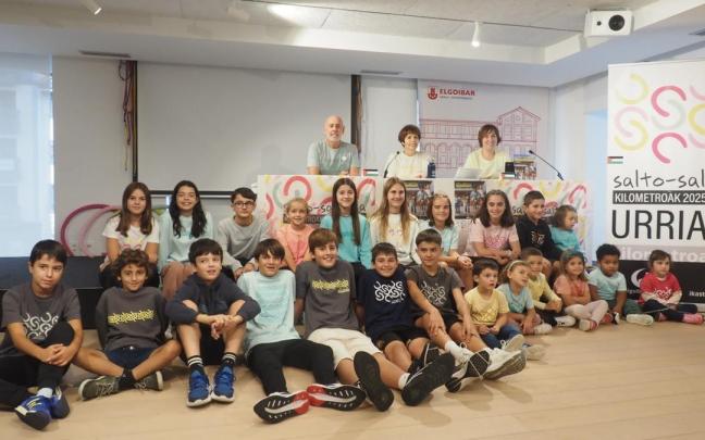 Kilometroak 2025eko aurkezpena Elgoibarko Aita Agirre Kulturgunean
