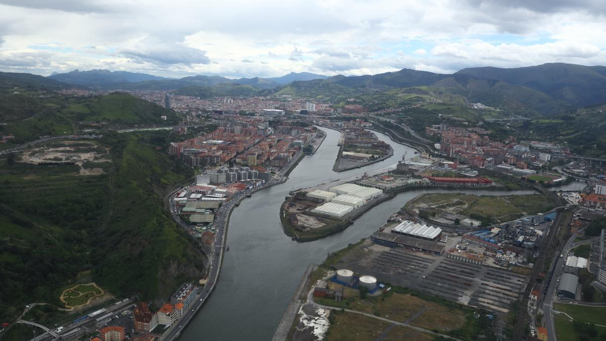 Punta Zorrotza es una zona a desarrollar entre la ría y el río Kadagua, una de las últimas donde actuar en Bilbao.