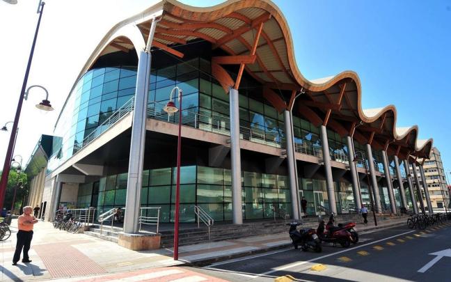 Exterior del polideportivo Aritzbatalde de Zarautz.